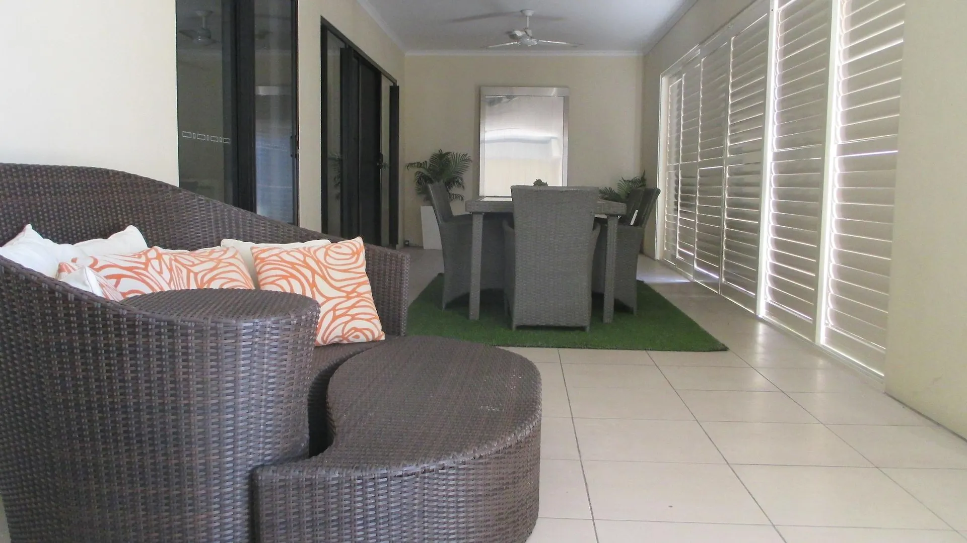 Edge Apartments Cairns 4*,  Australia
